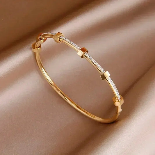 Trendy Round Bangle