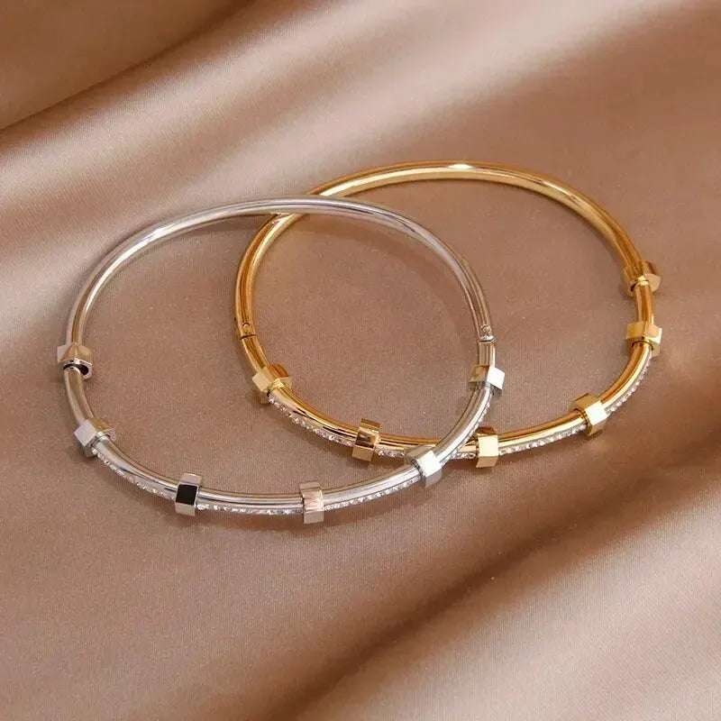 Trendy Round Bangle